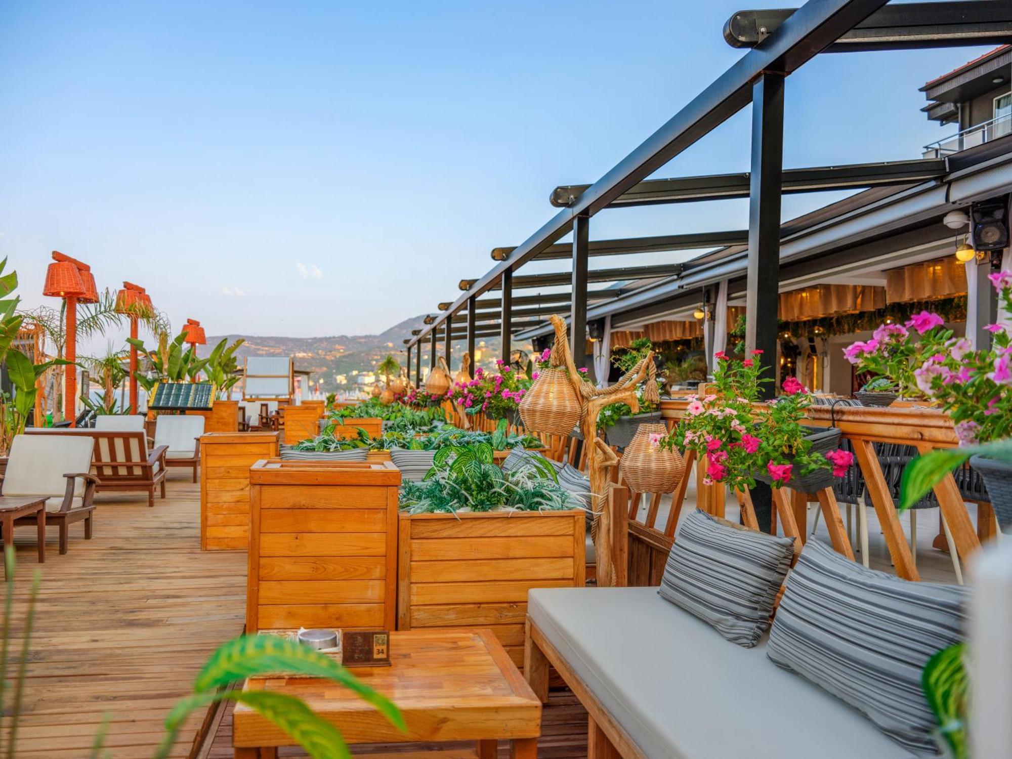 Royalisa Palmiye Beach Hotel Adult Only Аланя Екстериор снимка