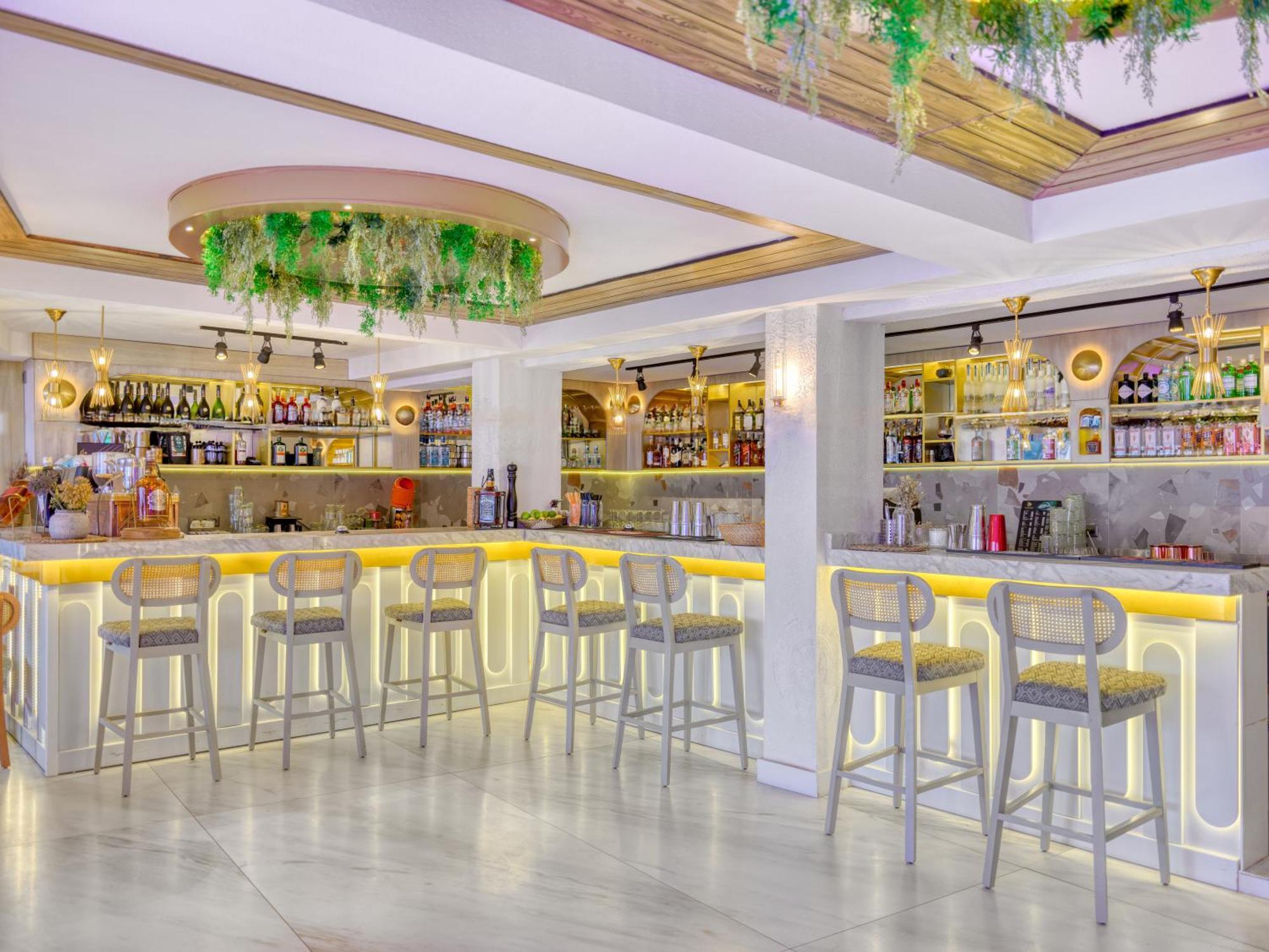 Royalisa Palmiye Beach Hotel Adult Only Аланя Екстериор снимка