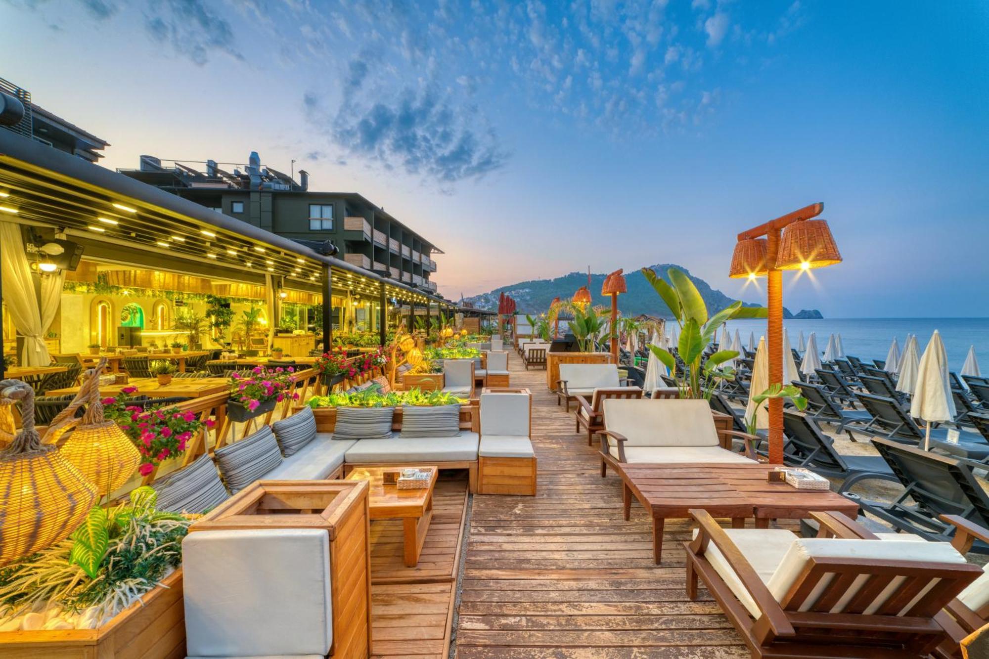 Royalisa Palmiye Beach Hotel Adult Only Аланя Екстериор снимка