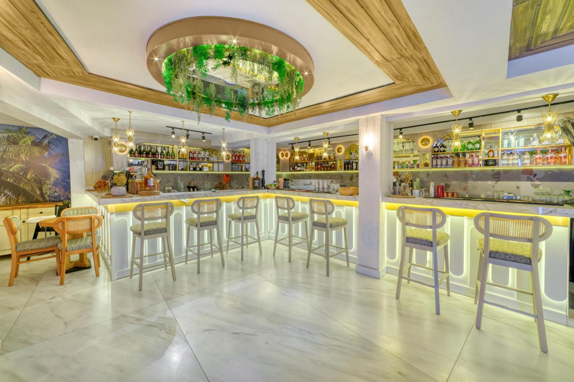 Royalisa Palmiye Beach Hotel Adult Only Аланя Екстериор снимка