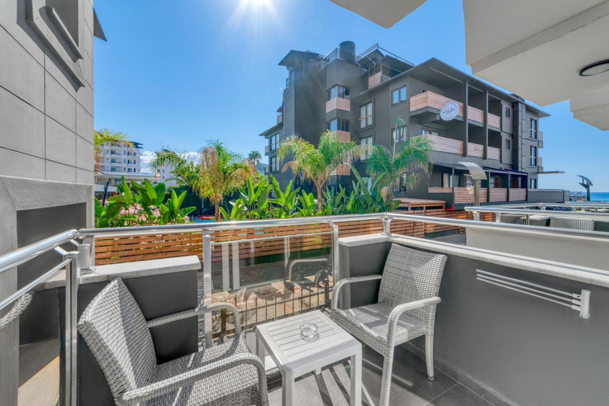 Royalisa Palmiye Beach Hotel Adult Only Аланя Екстериор снимка